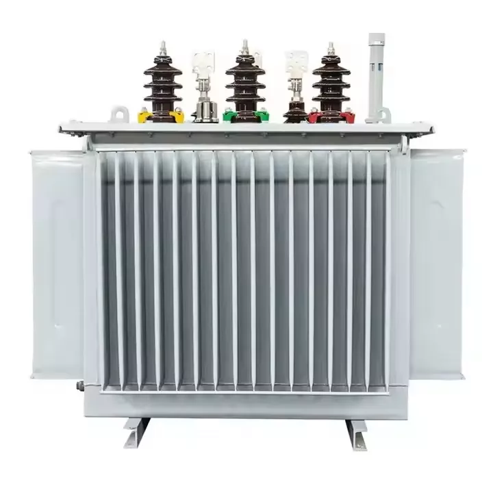 Transformateur électrique immergé dans l'huile triphasé extérieur